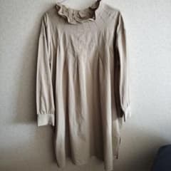 ベージュ フリルネック 長袖 ロングシャツのサムネイル