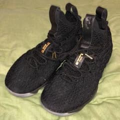 NIKE LeBron 15のサムネイル
