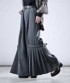 Ellno Loset サイドプリーツハトメベルトパンツのサムネイル