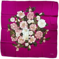 CHANEL 花柄 シルクスカーフ - メルカリ
