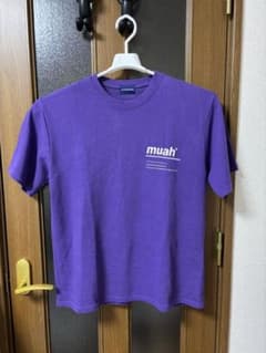 ムーアムーアmuah 紫 Tシャツのサムネイル