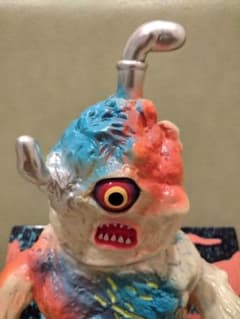 ソフビ　aaa vinyl toys　公害巨人　izumonster 安楽安作 ソフビ aaa vinyl toys 公害巨人 izumonster 安楽安作 - メルカリ