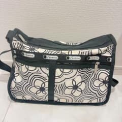 海外品 LeSportsac DELUXE EVERYDAY BAGのサムネイル