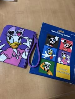 東京ディズニーリゾート シークレット　デイジーダック ポーチのサムネイル
