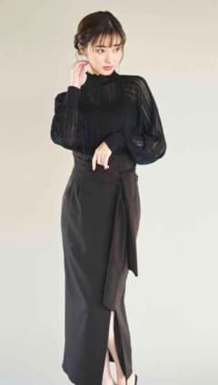 【美品】スリットハイウエストペンシルスカートのサムネイル