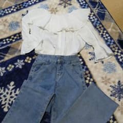お値下げしました！フリルブラウスのサムネイル