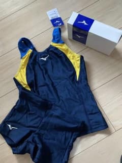 新品タグ付き　ミズノスイムウエア　競泳　水着セパレート140のサムネイル