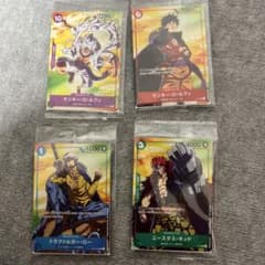 セブンイレブン限定 ワンピースカード 全4種 - メルカリ