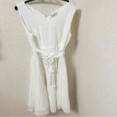 dazzrin白ワンピースのサムネイル