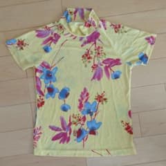 花柄Tシャツのサムネイル
