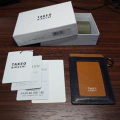 【美品】タケオキクチ　パスケース　定期入れのサムネイル