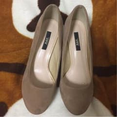 R&E ベージュパンプスのサムネイル
