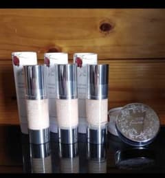 新品♡100%pure ファンデーション　４点セットのサムネイル