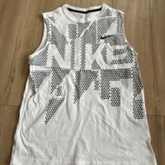 NIKE タンクトップのサムネイル