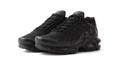 ナイキNIKE AIR MAX PLUS 28cm Triple Blackのサムネイル