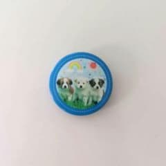 子犬イラストの缶バッジ
