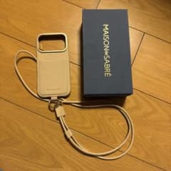 MAISON de SABREスマホショルダー ベージュ iPhone17pro