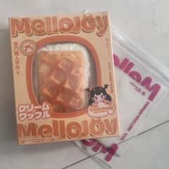 メロジョイ　スクイーズ　クリームワッフル　スクエアのサムネイル