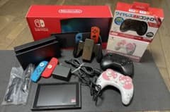 任天堂Switch本体&コントローラー2つセットのサムネイル