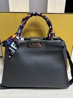 5/7で出品取下げ！FENDI セレリア ピーカブー グレー ミディアム 5/7で出品取下げ！FENDI セレリア ピーカブー グレー ミディアム