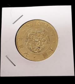 オ*ン様 明治9年旧十円 目方約17.4gケース込 古銭近代貨幣 - メルカリ