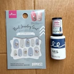 DAISO ネイルジュエリーシール ピュアホワイト & ジェルネイルのサムネイル