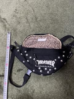 THRASHER スタッズ付きボディバッグのサムネイル