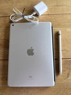 iPad（第9世代）Wi-Fi 64G シルバー＋Pencil＋ケース - メルカリ