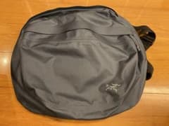 Arc'teryx ダークグレー リュックのサムネイル