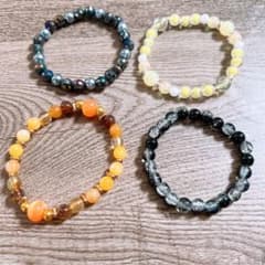 ハンドメイド ビーズ アクセサリー チャーム付きのサムネイル