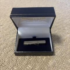 BENSON & CLEGG ネクタイピン 専用ボックス付き BENSON &CLEGGベンソンアンドクレッグ 007 ネクタイピン - メルカリ