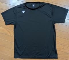DESCENTE ブラック Tシャツのサムネイル