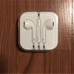 iPhone付属品イヤホン新品のサムネイル
