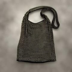 ZARA メタリック チェーン ニット　ショルダーバッグ　ゴールドのサムネイル