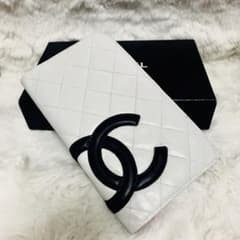 貴重！CHANEL カンボンライン 二つ折り財布　黒　オフホワイト　ピンク 貴重！CHANEL カンボンライン 二つ折り財布 黒 オフホワイト ピンク