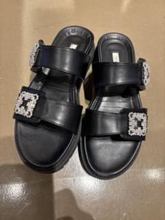 OHGA ビジュー付きブラックサンダル OHGA ビジュー サンダル ブラック - メルカリ