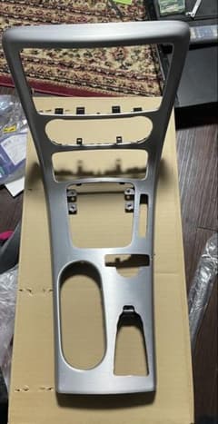 メルセデス・ベンツ センターコンソールトリム シルバーのサムネイル