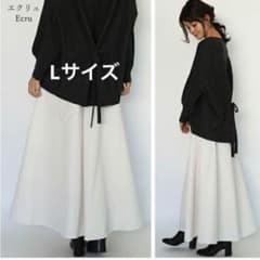 【新品】キルティング　ロングスカート　フレア　ホワイト　Lサイズのサムネイル