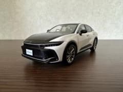 クラウンクロスオーバー色見本ミニカーのサムネイル