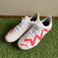 新品，未使用　 PUMA サッカースパイク　23.5のサムネイル