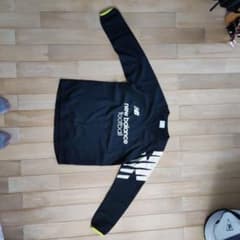 ニューバランス　長袖Tシャツのサムネイル