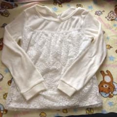 白トップスのサムネイル