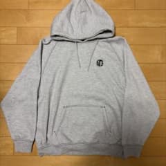 グレー M パーカー ロゴデザインのサムネイル