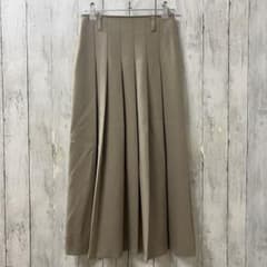 GU プリーツひざ下スカート
