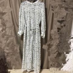 【再値下げ】イニシャルリーフワンピースのサムネイル