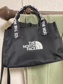 THE NORTH FACE ブラックショルダーバッグのサムネイル