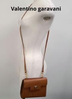 Valentino garavani ミニショルダーバッグ チェーン付き 本皮 - メルカリ