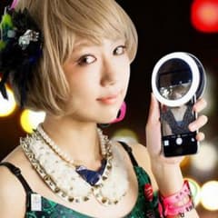 スマホや自撮り棒に挟むだけ！瞳キラキラLEDセルカライトのサムネイル