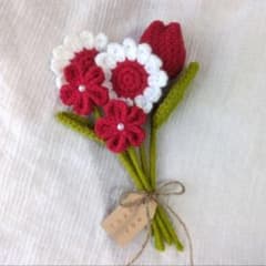 【推し色】ハンドメイド　枯れない花　毛糸の花束　チューリップ　かぎ編み　レッド