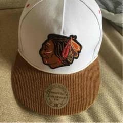 BLACK HAWKS mitchell&ness キャップのサムネイル